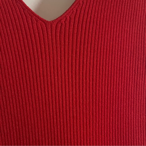 Ribbed sleeveless red stretchy tank top - Picture 4 of 4